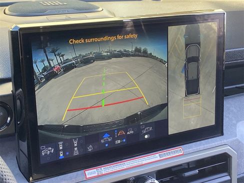 Used 2025 Toyota Tacoma TRD Sport image 28