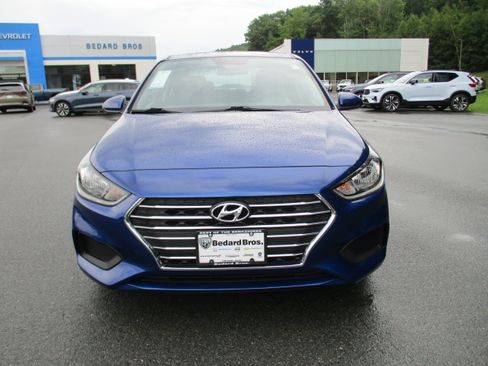 Used 2021 Hyundai Accent SE FWD image 2