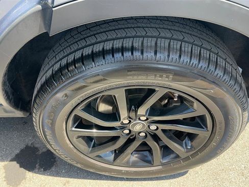 Used 2018 Land Rover Discovery Sport HSE AWD/4WD image 15