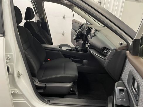 Used 2023 Nissan Rogue S FWD image 40