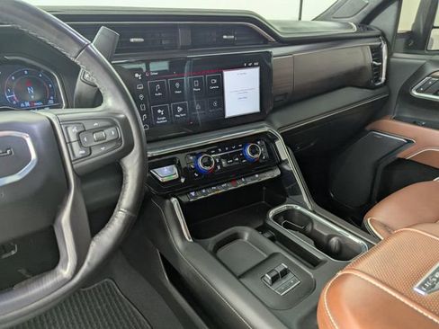 Used 2025 GMC Sierra 3500 Denali Ultimate AWD/4WD image 14