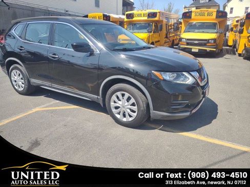 Used 2018 Nissan Rogue S image 6