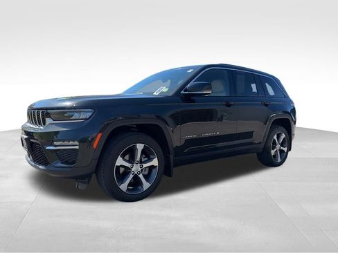 Used 2023 Jeep Grand Cherokee Limited AWD/4WD image 3