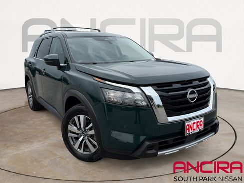 Used 2025 Nissan Pathfinder SL AWD/4WD image 1