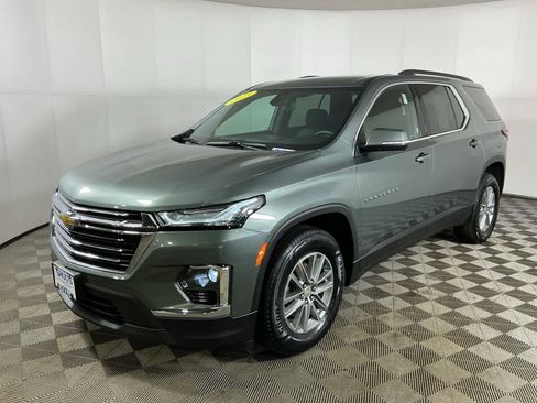 Used 2023 Chevrolet Traverse LT image 4