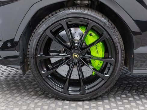 Used 2022 Lamborghini Urus AWD/4WD image 8