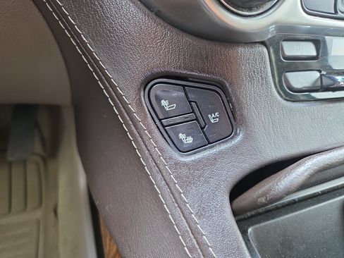 Used 2015 Chevrolet Tahoe LTZ RWD image 19