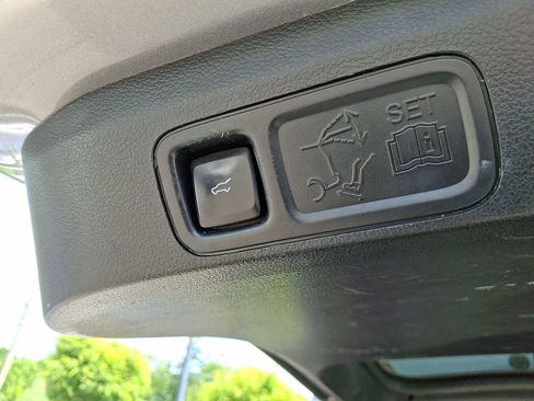 Used 2020 Ford Expedition Limited w/ Equipment Group 303A AWD/4WD image 33