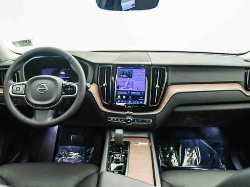 Certified 2023 Volvo XC60 B5 Plus w/ Climate Package AWD/4WD image 15