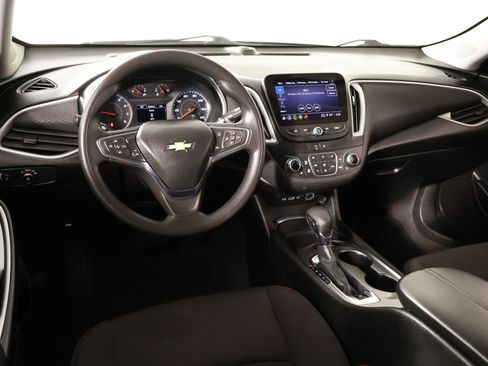 Used 2024 Chevrolet Malibu LT FWD image 2