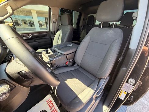 Used 2024 Chevrolet Silverado 2500 LT AWD/4WD image 17