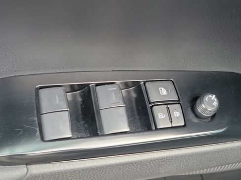 Used 2025 Toyota Camry LE FWD image 25