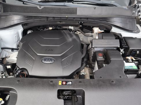 Used 2019 Kia Sorento AWD V6 image 31