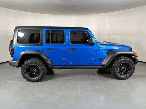 Used 2022 Jeep Wrangler Unlimited Sport AWD/4WD image 9