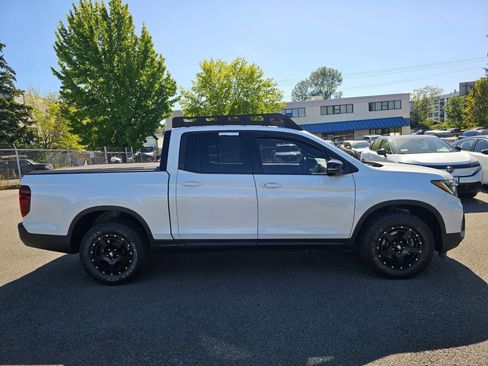 Used 2021 Honda Ridgeline Black Edition image 4