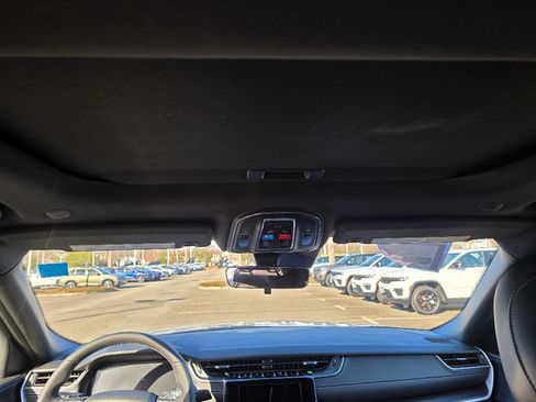 New 2025 Jeep Grand Cherokee Altitude image 14