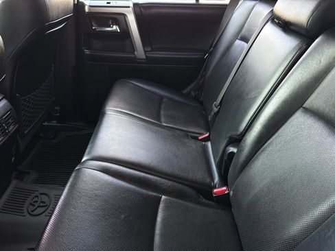 Used 2018 Toyota 4Runner Limited AWD/4WD image 31