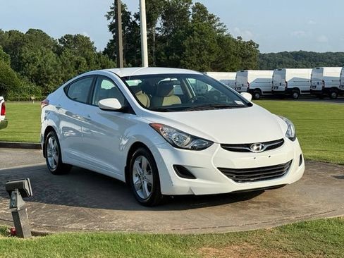 Used 2013 Hyundai Elantra GLS FWD image 9
