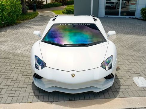 Used 2018 Lamborghini Aventador S AWD/4WD image 5