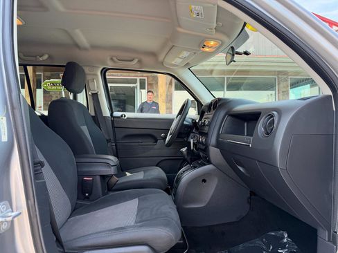 Used 2014 Jeep Patriot Sport w/ Southwest Package image 22