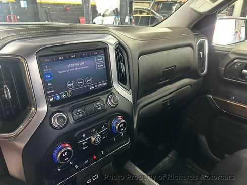 Used 2022 GMC Sierra 1500 Elevation w/ X31 Off-Road Package AWD/4WD image 15