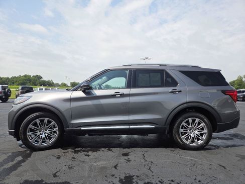 Used 2025 Ford Explorer Platinum AWD/4WD image 18