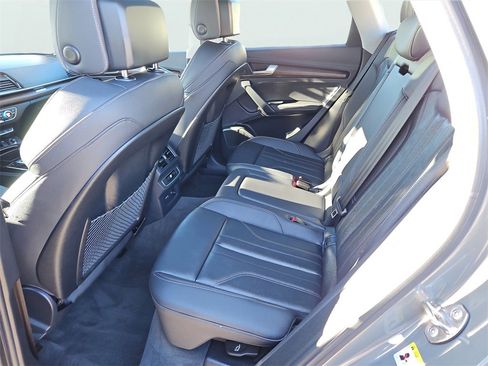 Certified 2025 Audi Q5 2.0T Premium Plus image 37