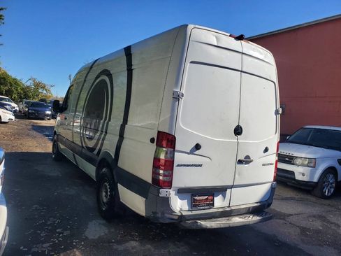 Used 2014 Mercedes-Benz Sprinter 2500 image 5