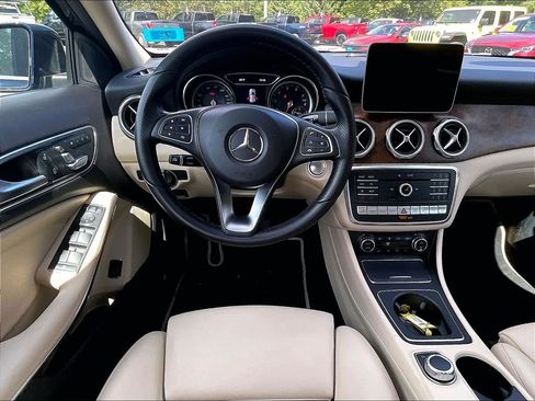 Used 2018 Mercedes-Benz GLA 250 4MATIC image 17
