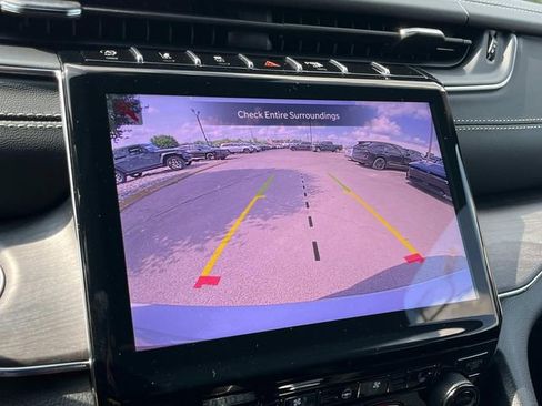 New 2025 Jeep Grand Cherokee L Overland w/ Luxury Tech Group IV image 15