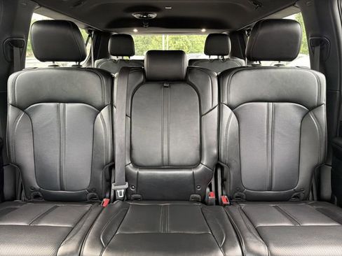 Used 2024 Jeep Wagoneer L Series II w/ Flexible Seating Group AWD/4WD image 31