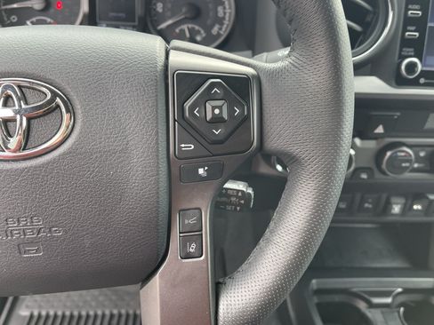 Certified 2023 Toyota Tacoma TRD Off-Road w/ Technology Package AWD/4WD image 23