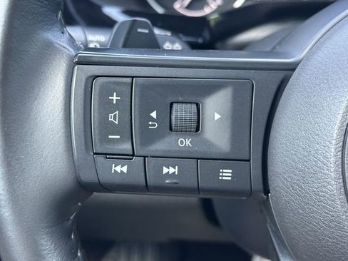 Certified 2025 Nissan Pathfinder SV FWD image 27