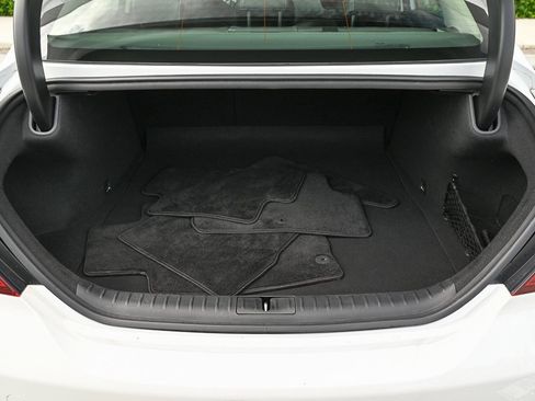 Used 2025 Genesis G70 2.5T image 7