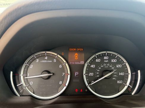 Used 2017 Acura TLX image 10