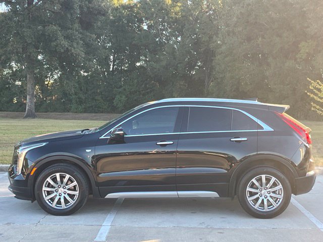 Used 2023 Cadillac XT4 Premium Luxury w/ Enhanced Visibility Package FWD image 2