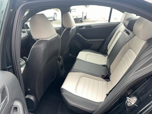Used 2016 Volkswagen Jetta Sport image 10