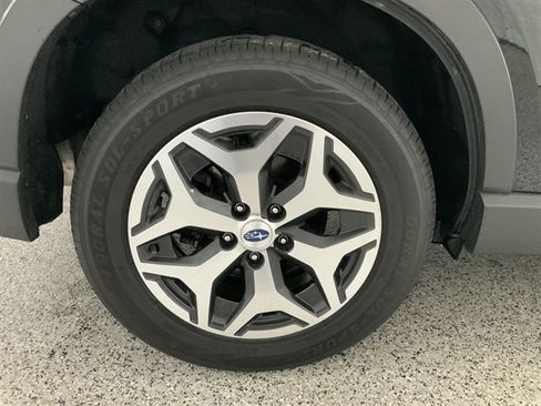 Used 2023 Subaru Forester Premium image 12