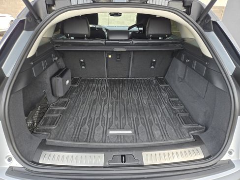 Used 2025 Land Rover Range Rover Velar Dynamic SE image 16