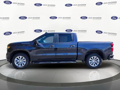 Used 2023 Chevrolet Silverado 1500 Custom AWD/4WD image 2