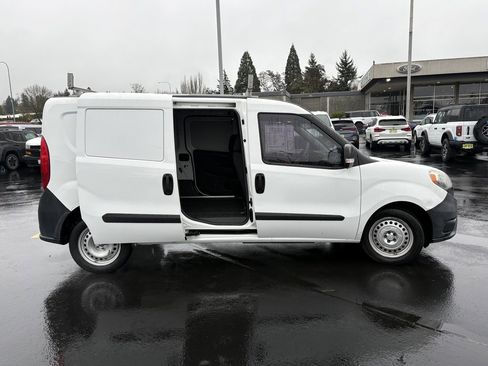 Used 2018 RAM ProMaster City Tradesman image 5