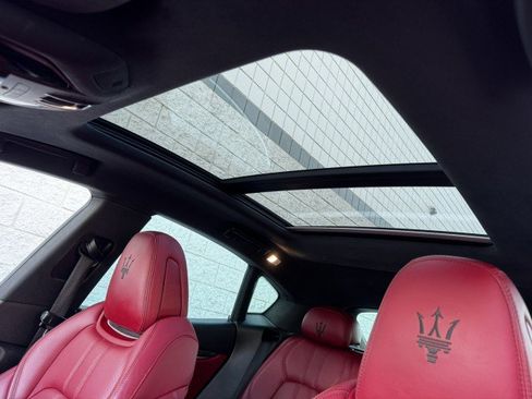 Used 2017 Maserati Levante S image 9