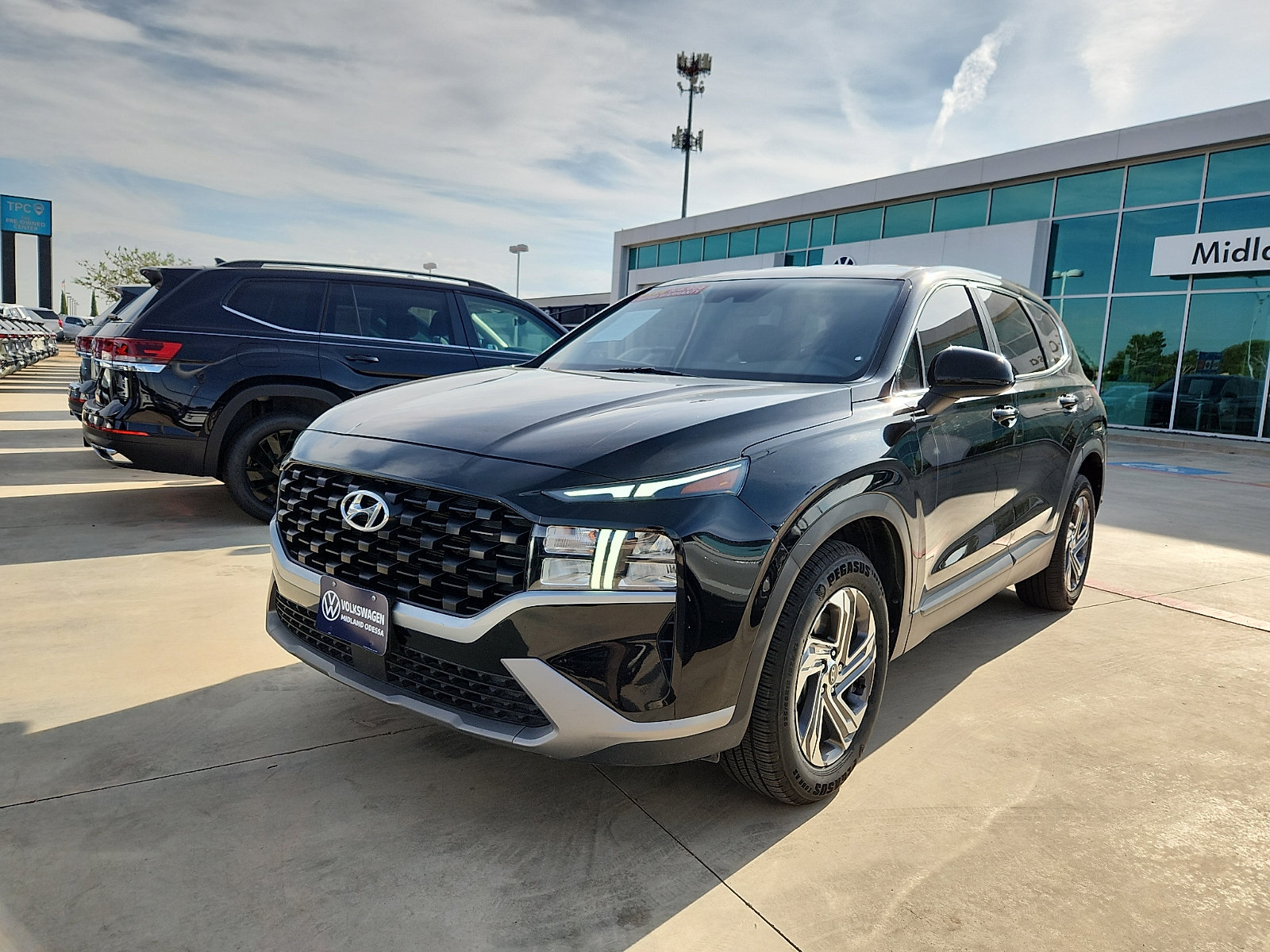 Used 2023 Hyundai Santa Fe SE FWD image 2