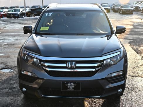 Used 2017 Honda Pilot Touring image 4