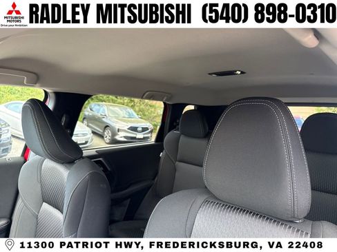 New 2026 Mitsubishi Outlander ES image 2