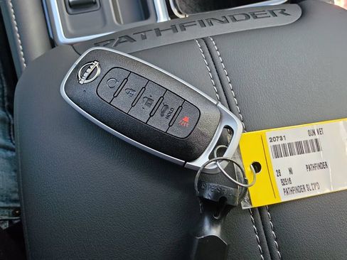 New 2026 Nissan Pathfinder SL FWD image 30