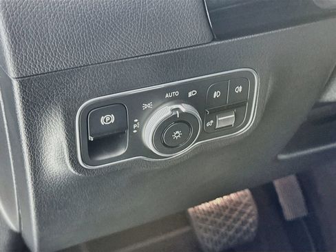 Certified 2025 Mercedes-Benz GLA 250 image 11