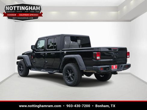 Used 2022 Jeep Gladiator Sport AWD/4WD image 6