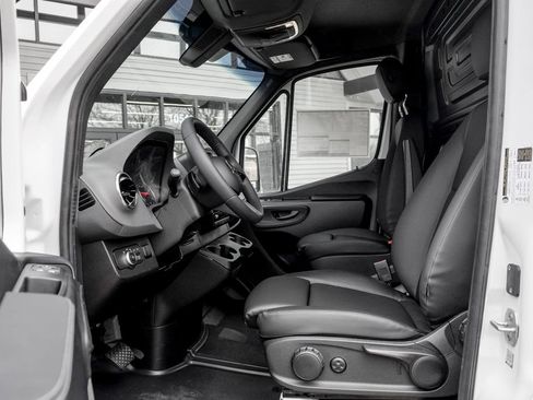 Used 2026 Mercedes-Benz Sprinter 2500 image 12