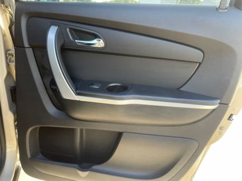 Used 2011 GMC Acadia SLE FWD image 24